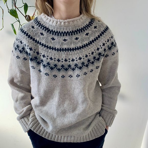 L.L. Bean Sweaters - L.L Bean Knit Sweater - Size Large